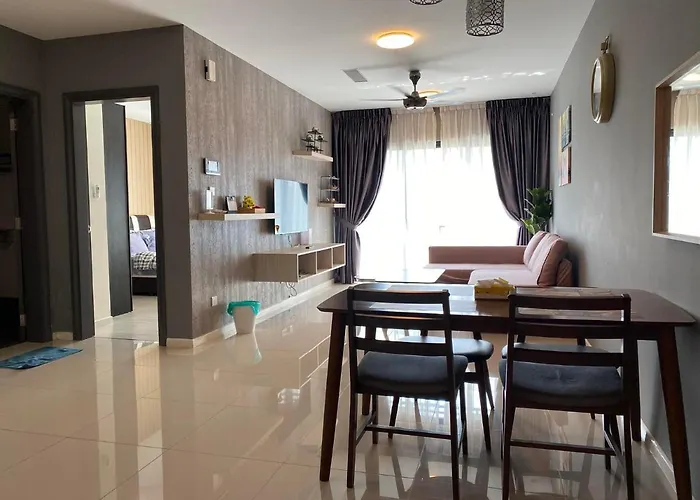 【Netflix】Suasana Suites,Nxt To Ciq【Poolgym&Wifi】