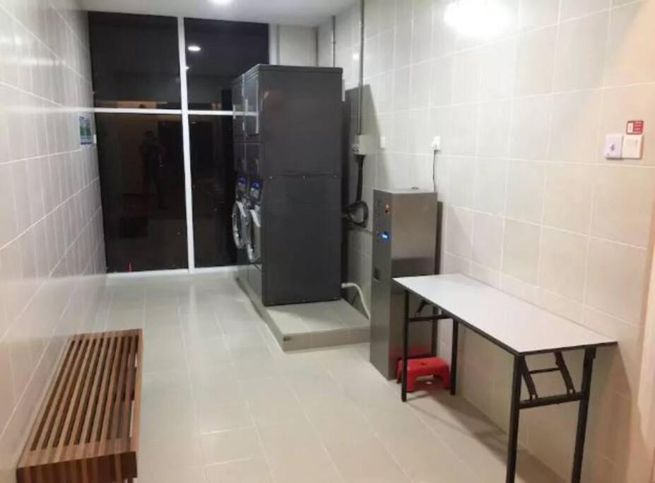 【netflix】suasana Suites,nxt To Ciq【poolgym&wifi】 Apartment Johor Bahru