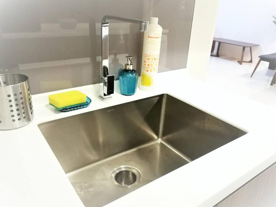 【netflix】suasana Suites,nxt To Ciq【poolgym&wifi】 Apartment Johor Bahru